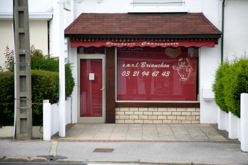 vitrine-COMPS SUR ARTUBY-min_france_frankreich_commerce_frankrijk_francia_delicatessen_butchery_charcuterie-424328